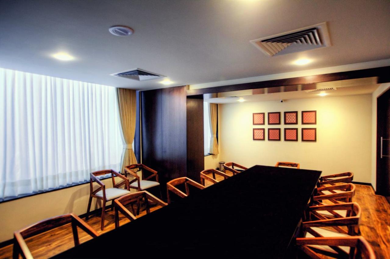Minla Hotel Bangalore Ngoại thất bức ảnh