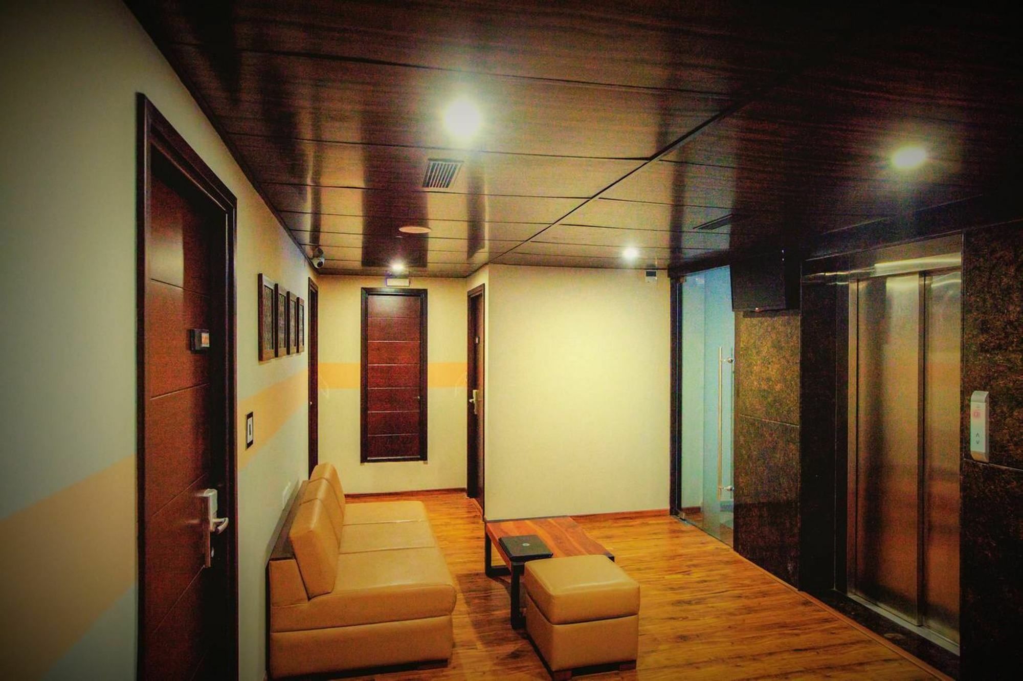 Minla Hotel Bangalore Ngoại thất bức ảnh