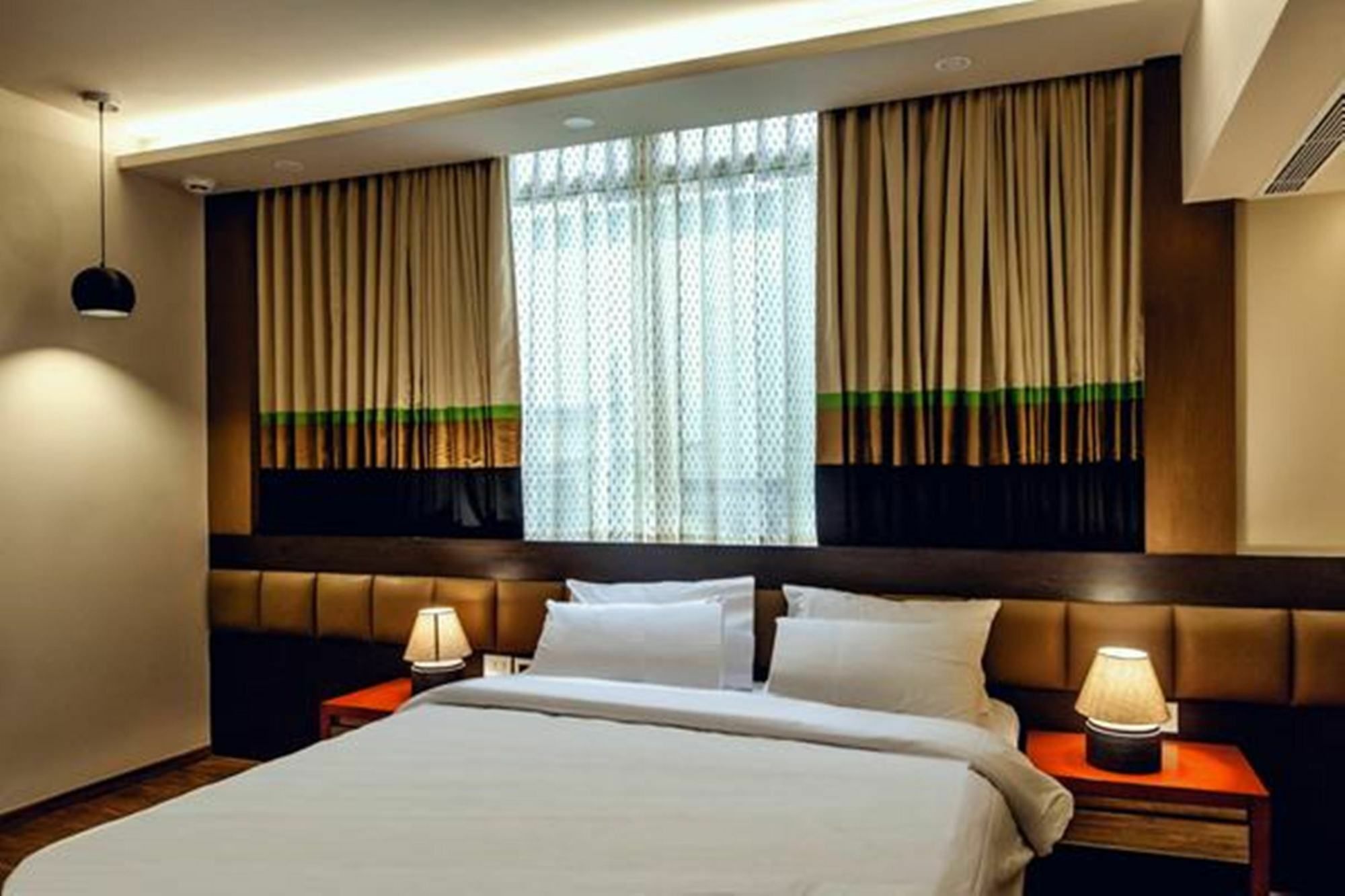 Minla Hotel Bangalore Ngoại thất bức ảnh