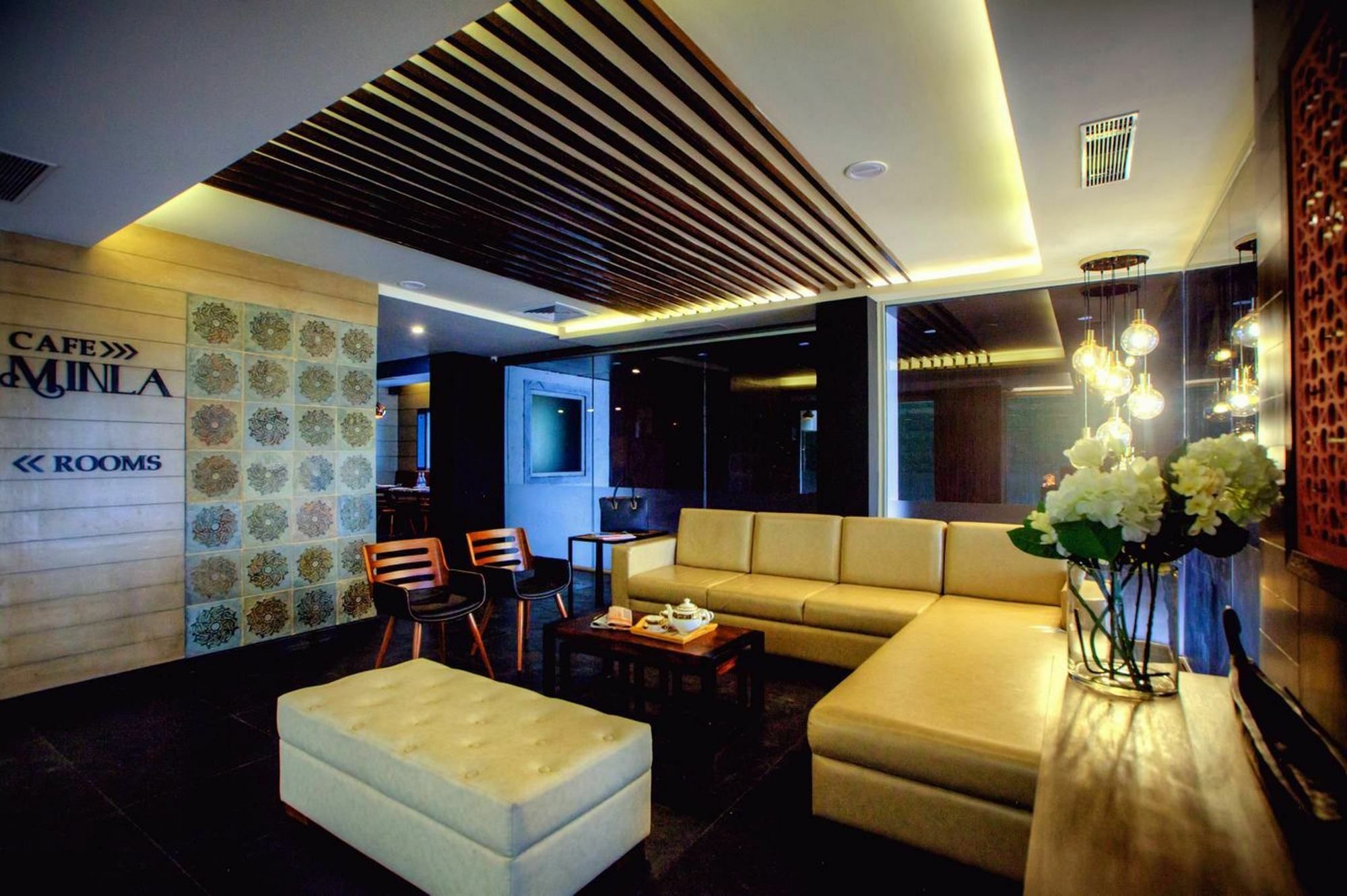 Minla Hotel Bangalore Ngoại thất bức ảnh